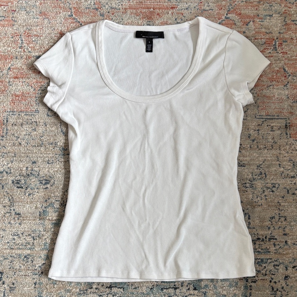 White House Black Market Women's White Scoop Neck Short Sleeve Tee